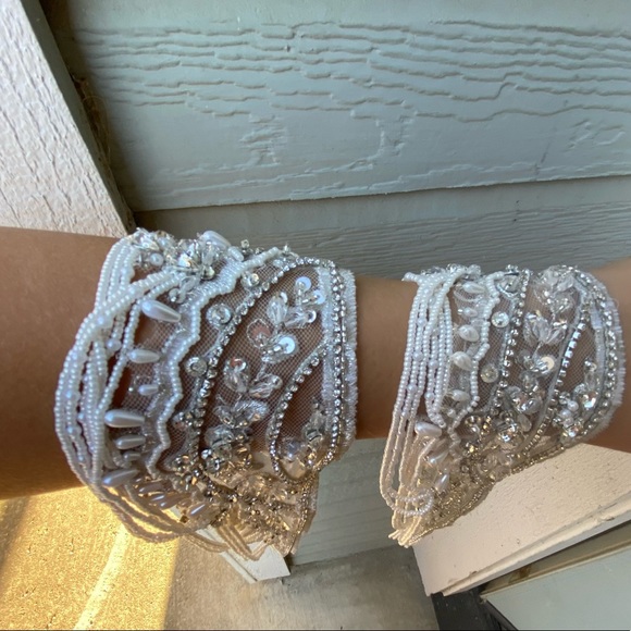 Straps embellished with Swarovski crystals - Picture 2 of 6